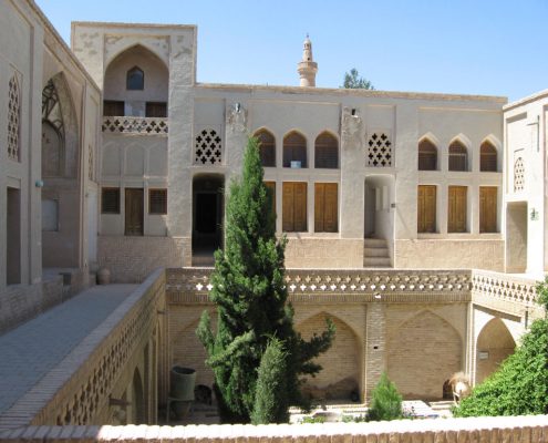 خانه پیرنیا